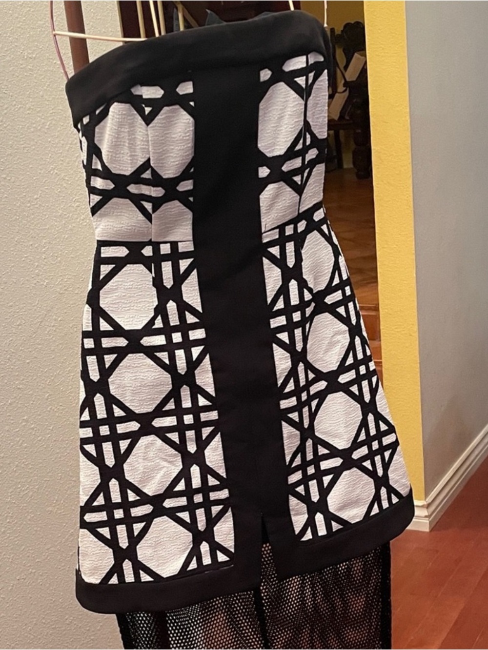 Elliatt dress - Picture 2 of 4